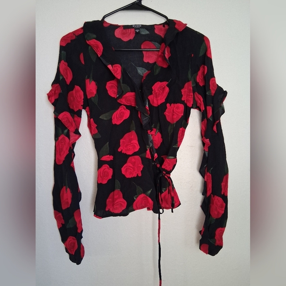 Guess Chic Black and Red Rose Women's Wrap Aroynd Ruffle Blouse - Picture 1 of 9